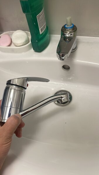 Instalez boiler apa calda, radiator, calorifer, cazi dus, baterii